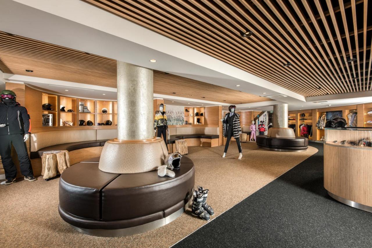 Hotel Barriere Les Neiges 쿠쉐벨 외부 사진